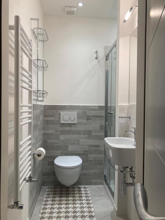 Siena Uptown - Sabrina'S Charming Apartment エクステリア 写真